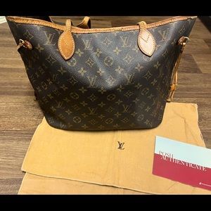 •Auth Louis Vuitton Neverfull MM•